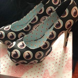 NEW IN BOX Iron Fist Eyeball Heels